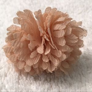 🤑 4 for $12 - Old Navy peach fabric flower ring